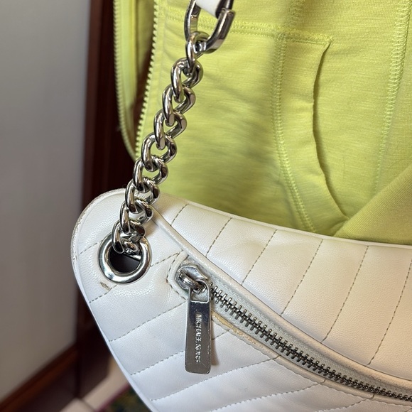 Michael Kors Shoulder bag crescent shaped quilted front leather white
Silv - Picture 4 of 13